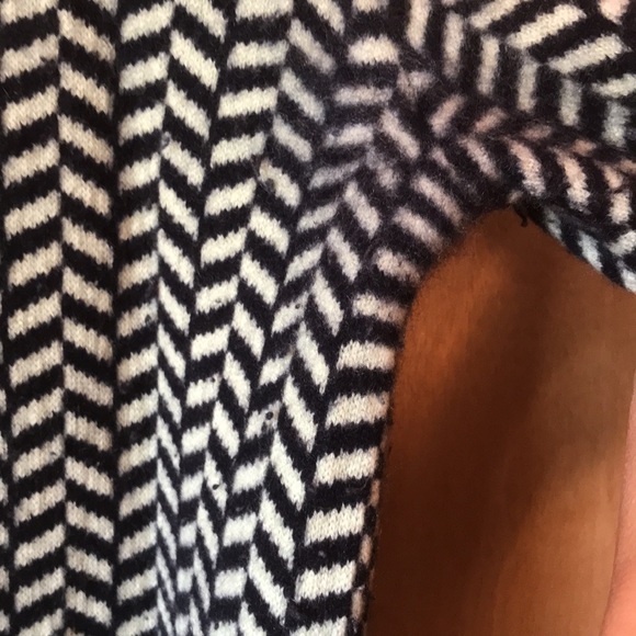 J. Crew, Italian cashmere navy and sea foam pattern size L - Picture 6 of 8